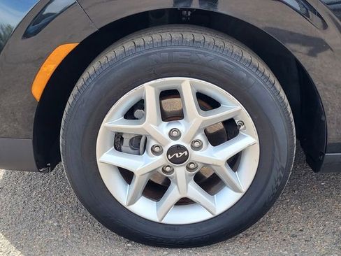 Used 2023 Kia Soul LX w/ LX Technology Package FWD image 9