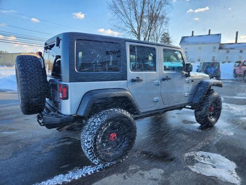 Used 2017 Jeep Wrangler Unlimited Sport image 14