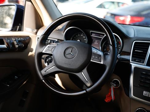 Used 2013 Mercedes-Benz GL 450 GL450 4MATIC AWD 4DR WAGON w/ Premium 2 Pkg image 32