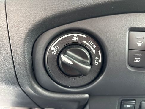 Used 2023 Nissan Frontier PRO-4X w/ Pro Convenience Package AWD/4WD image 38