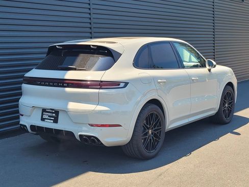Certified 2026 Porsche Cayenne S AWD/4WD image 8