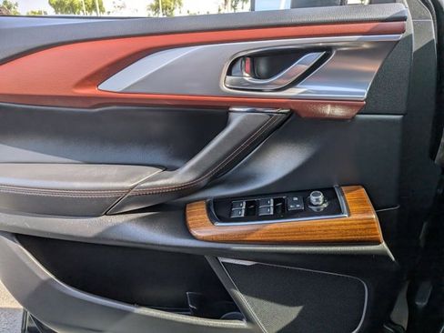 Used 2017 MAZDA CX-9 Signature AWD/4WD image 11