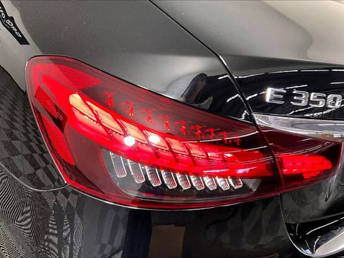 Used 2022 Mercedes-Benz E 350 Sedan image 26