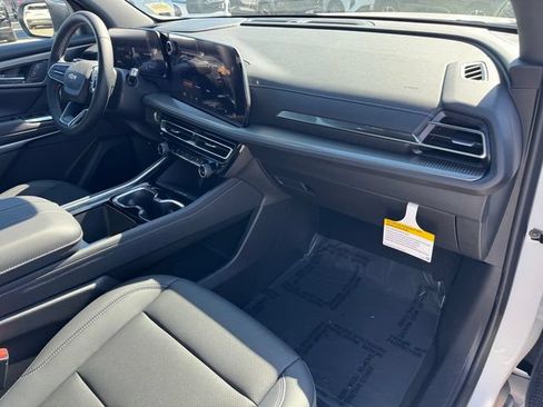 New 2026 Chevrolet Traverse LT w/ Sun and Wheel Package FWD image 6