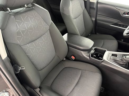 Used 2025 Toyota RAV4 XLE w/ Convenience Package AWD/4WD image 31