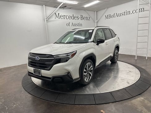 Used 2025 Subaru Forester Touring image 3