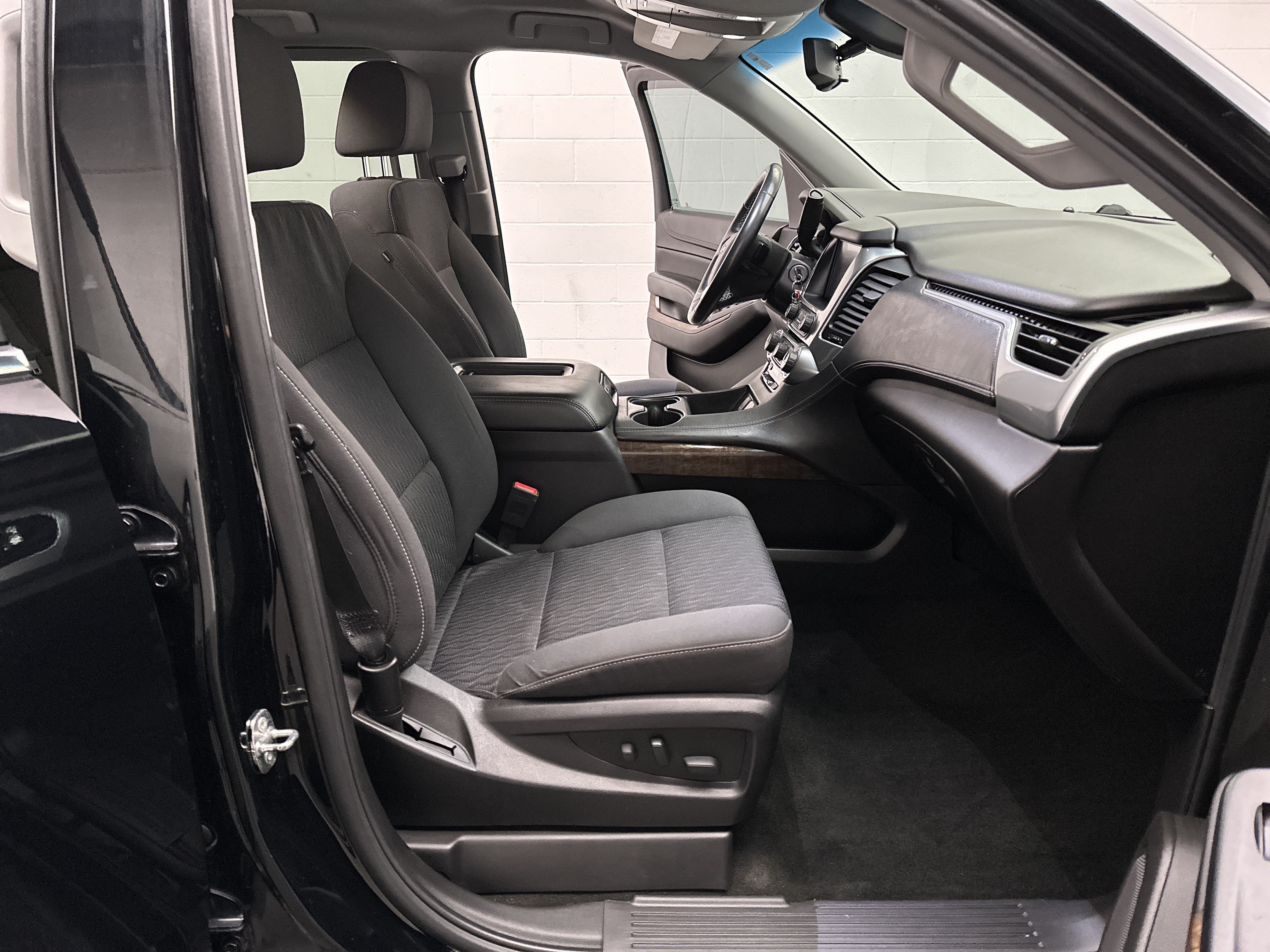 Used 2018 Chevrolet Tahoe LS w/ All-Season Package AWD/4WD image 25