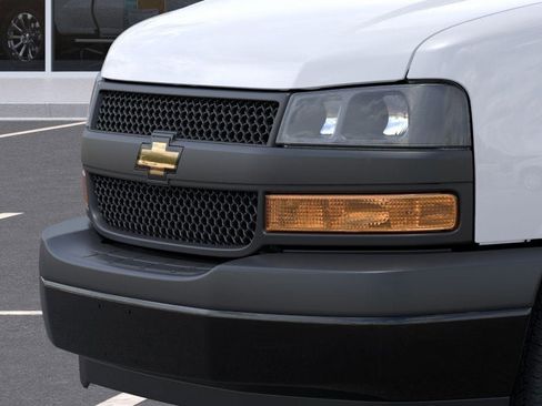 New 2025 Chevrolet Express 2500 Extended RWD image 13