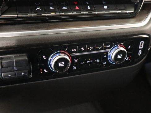 Used 2025 GMC Sierra 1500 SLT image 7