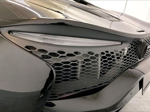 Used 2023 McLaren Artura image 30