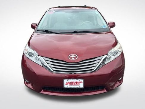 Used 2013 Toyota Sienna XLE FWD image 2