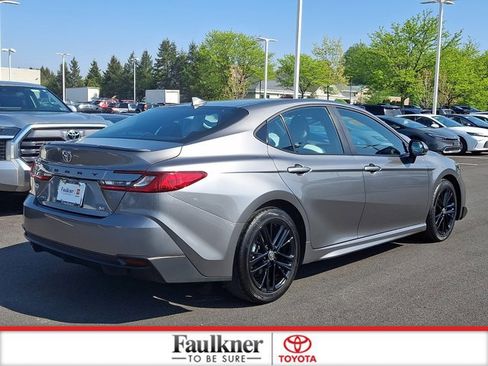 Certified 2025 Toyota Camry SE FWD image 6