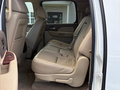 Used 2009 Chevrolet Suburban LT AWD/4WD image 10