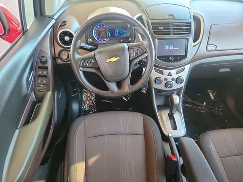 Used 2015 Chevrolet Trax LT w/ LT Sun and Sound Package FWD image 7
