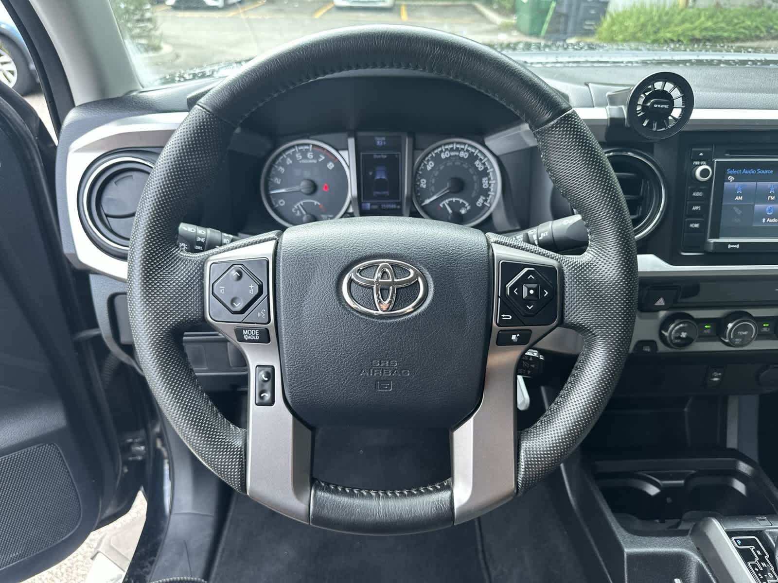 Used 2016 Toyota Tacoma SR5 w/ SR5 Appearance Package (SN) RWD image 17