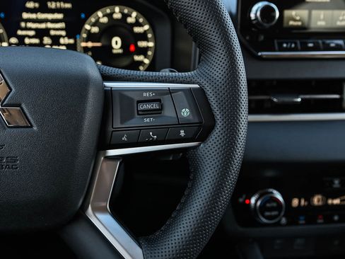 New 2025 Mitsubishi Outlander SEL image 22