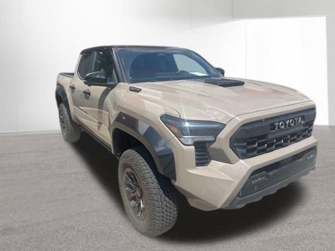 Used 2025 Toyota Tacoma TRD Pro AWD/4WD image 9