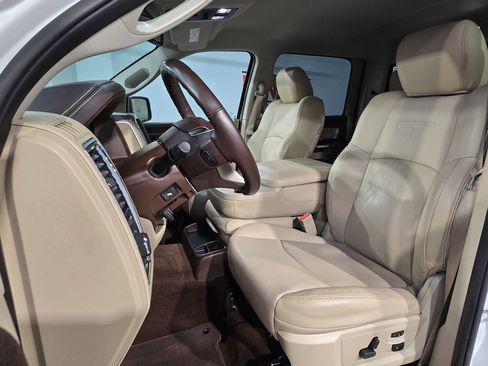 Used 2017 RAM 1500 Laramie image 26