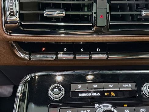 Certified 2024 Lincoln Navigator L Reserve AWD/4WD image 20