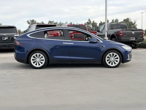 Used 2018 Tesla Model X 75D image 27