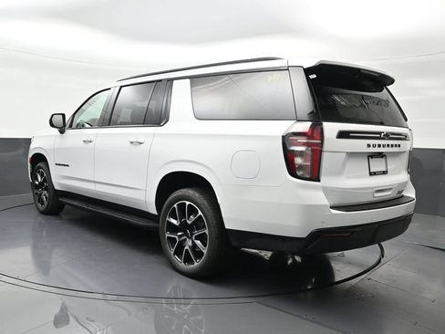 Used 2024 Chevrolet Suburban RST RWD image 3