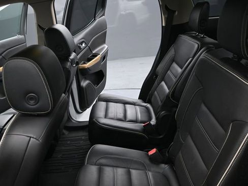 Used 2017 GMC Acadia Denali w/ Technology Package image 16