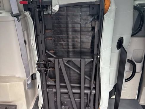 Used 2010 Dodge Grand Caravan SE w/ Climate Group FWD image 25