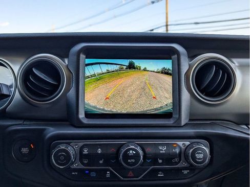 Used 2023 Jeep Wrangler Unlimited w/ Cold Weather Group AWD/4WD image 26