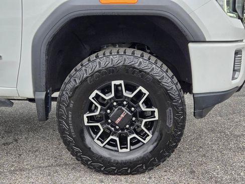 Used 2021 GMC Sierra 2500 AT4 w/ AT4 Premium Plus Package AWD/4WD image 4