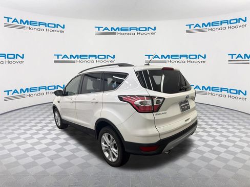 Used 2017 Ford Escape SE w/ Equipment Group 201A FWD image 3
