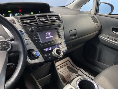 Used 2013 Toyota Prius V image 14