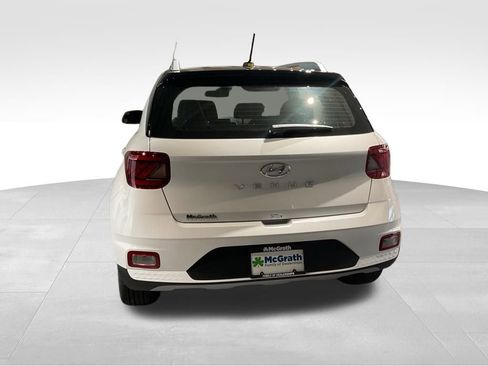 New 2025 Hyundai Venue Limited image 4