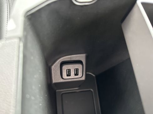 Used 2024 GMC Terrain SLT image 75