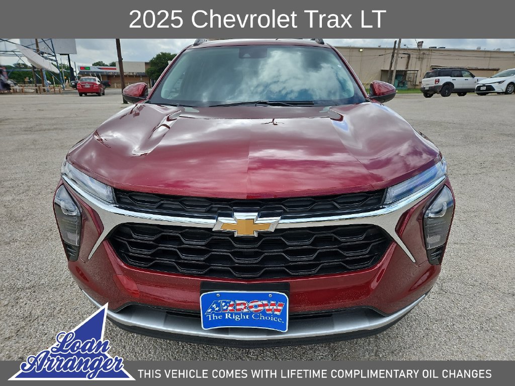 Used 2025 Chevrolet Trax LT FWD image 3