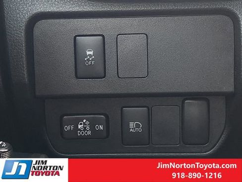 Used 2022 Toyota Tacoma SR5 RWD image 23