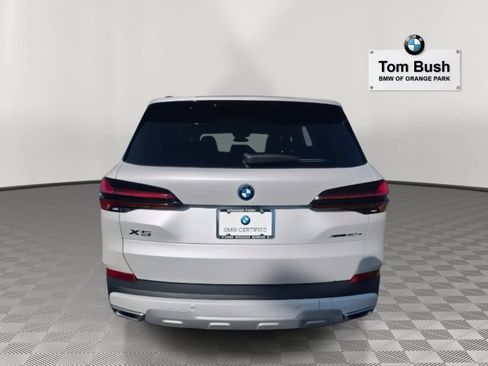 Certified 2025 BMW X5 xDrive50e w/ Premium Package image 3