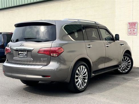 Used 2016 INFINITI QX80 4WD w/ Deluxe Technology Package image 6