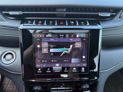 Used 2023 Jeep Grand Cherokee L Laredo AWD/4WD image 27