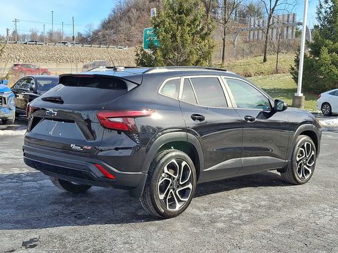 Used 2024 Chevrolet Trax RS w/ Driver Confidence Package image 6