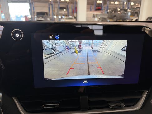 New 2026 Chevrolet Equinox LT w/ Convenience Package II image 21