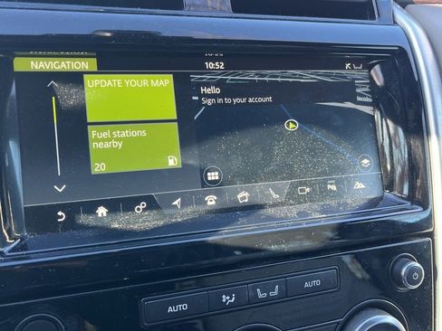 Used 2018 Land Rover Discovery HSE image 8