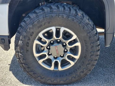 Used 2022 GMC Sierra 2500 AT4 w/ Gooseneck/5TH Wheel Package AWD/4WD image 8