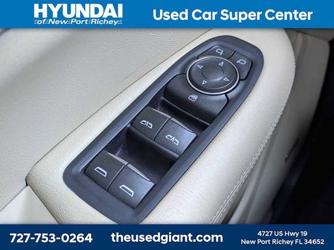 Used 2017 Cadillac XT5 FWD image 31