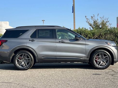 New 2026 Ford Explorer ST w/ Sun And Sound Package image 8