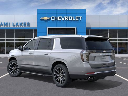 New 2025 Chevrolet Suburban High Country image 3