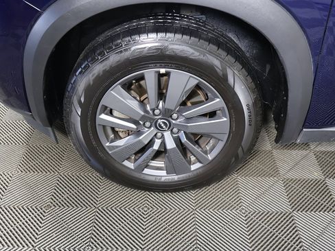 Used 2024 Nissan Pathfinder SV image 18