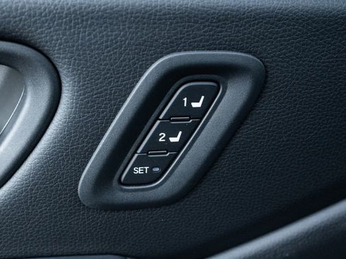 Used 2024 Honda Pilot Touring image 22