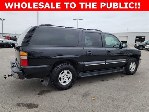 Used 2004 Chevrolet Suburban LT w/ Preferred Equipment Group image 2