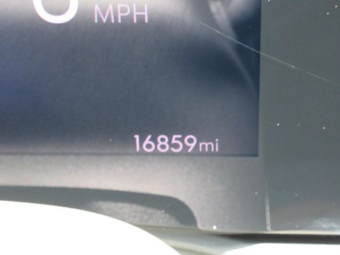 Used 2025 Buick Encore GX Avenir w/ Avenir Technology Package AWD/4WD image 28