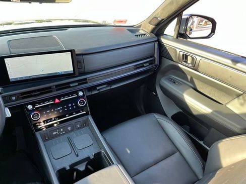 Used 2025 Hyundai Santa Fe Calligraphy FWD image 11